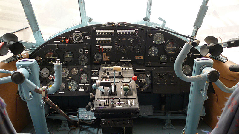 Antonov An-2 Colt - Cockpit