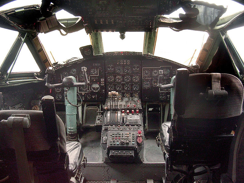 Antonov An-22 Cock - Cockpit