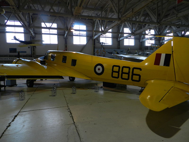 Avro 652 Anson Mk II exposé