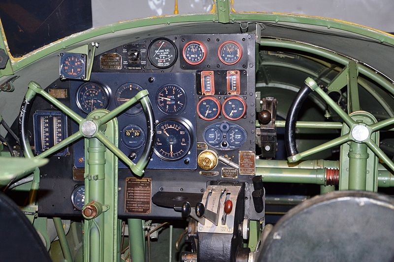 Avro 652 Anson - Cockpit