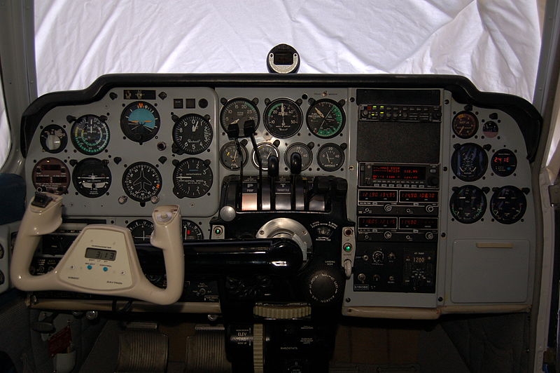 Beech 55 Baron - Cockpit