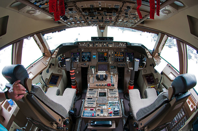 Boeing 747-8 Jumbo Jet - Cockpit