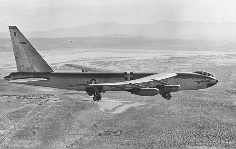 Boeing XB-52 Stratofortress en vol