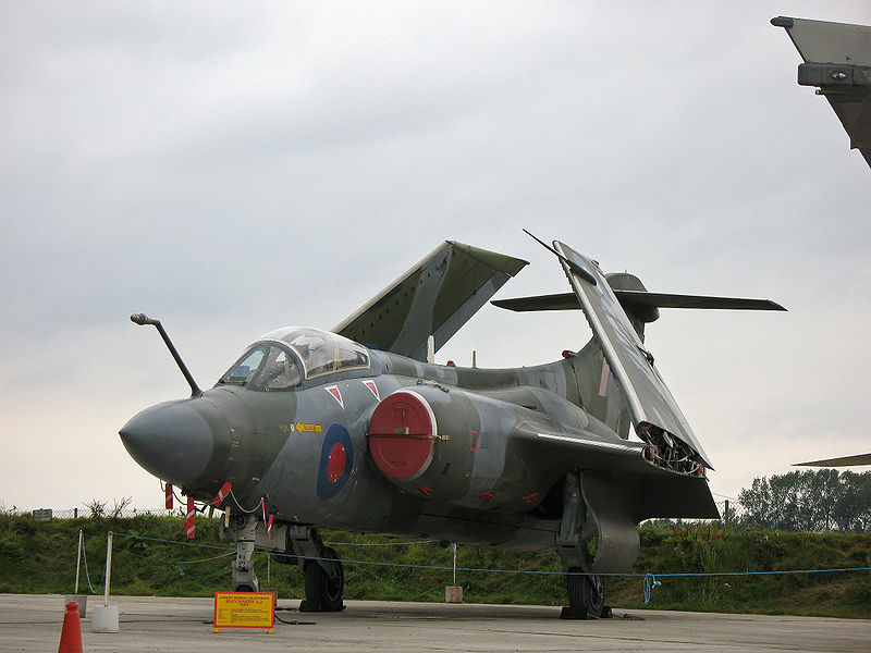Blackburn Buccaneer S.2 ailes repliées
