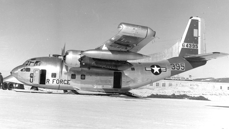 Fairchild C-123J Provider de l'USAF au sol