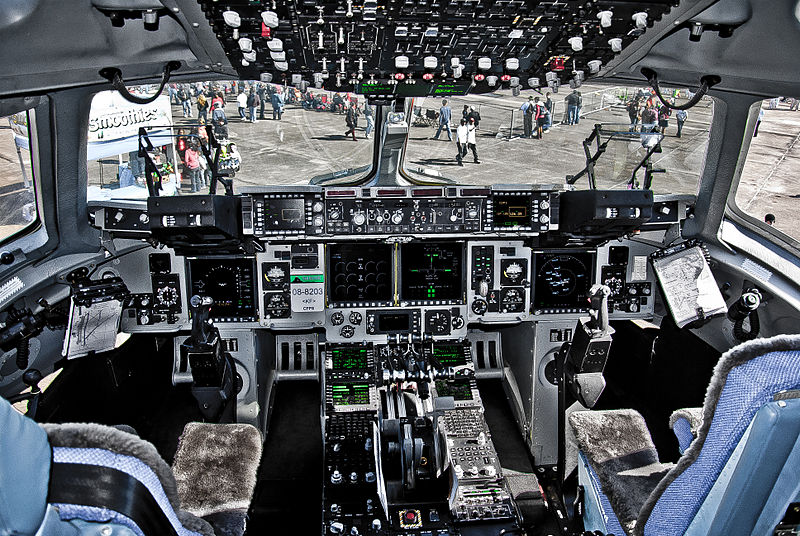 Boeing C-17A Globemaster III - Cockpit