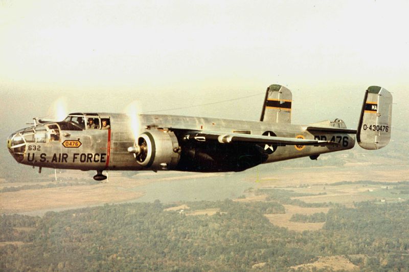 North American B-25 Mitchell (CB-25J) de l'USAF en vol