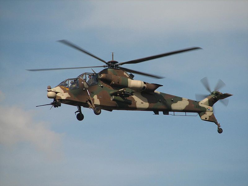 Denel AH-2 Rooivalk sud-africain en vol