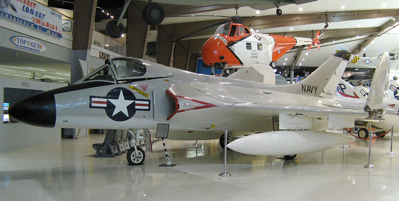 Douglas F-6 Skyray (F4D-1) de l'US Navy exposé à Pensacola
