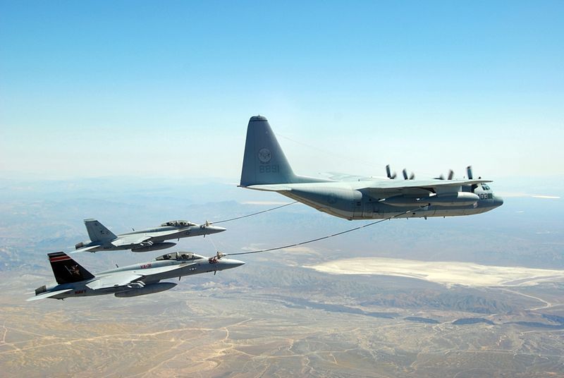 Lockheed KC-130F de l'USMC en ravitaillement