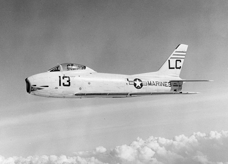 North American F-1 Fury (FJ-3) de l'USMC en vol