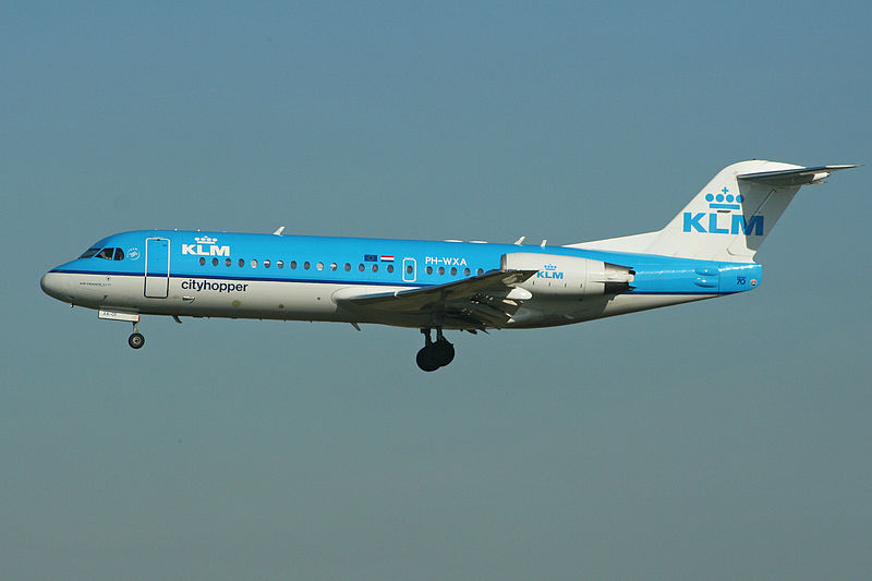 Fokker F70 civil en vol train sorti