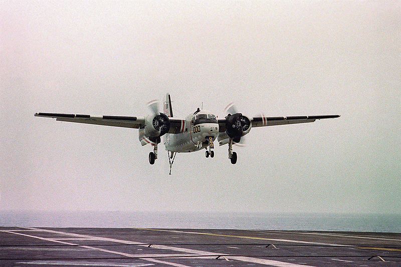 Grumman C-1 Trader (C-1A) de l'US Navy à l'appontage
