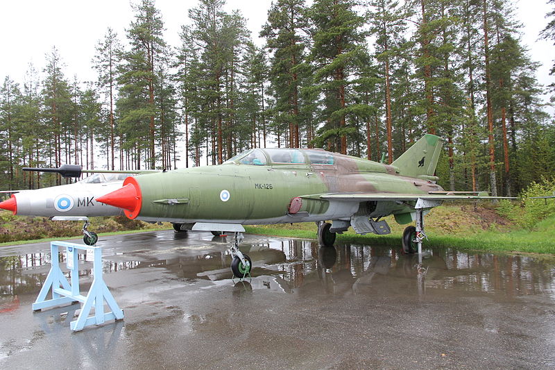 Mikoyan-Gourevitch MiG-21UM finlandais