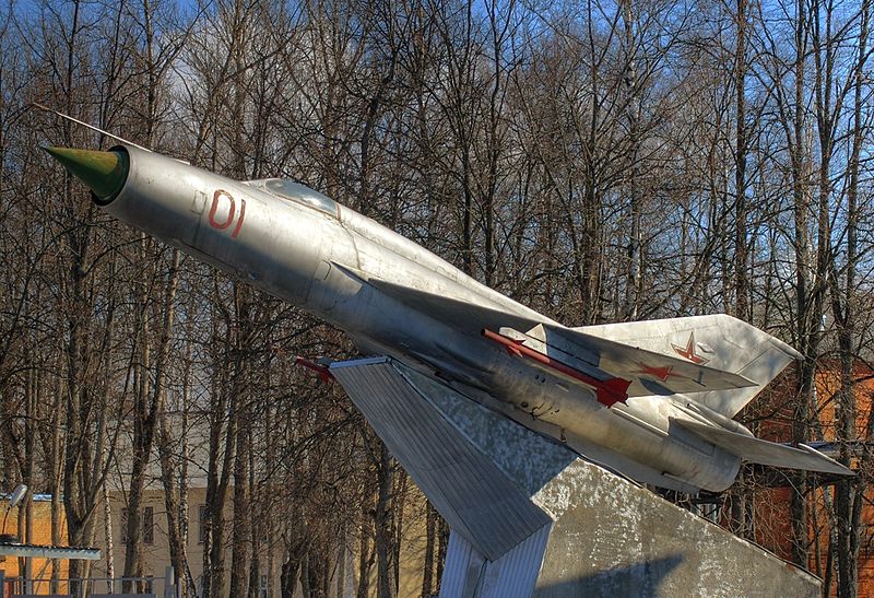 Mikoyan-Gourevitch MiG-21PFM soviétique exposé