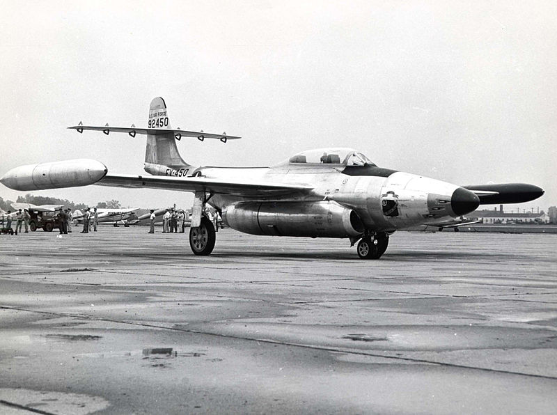 Northrop F-89B Scorpion de l'USAF au sol