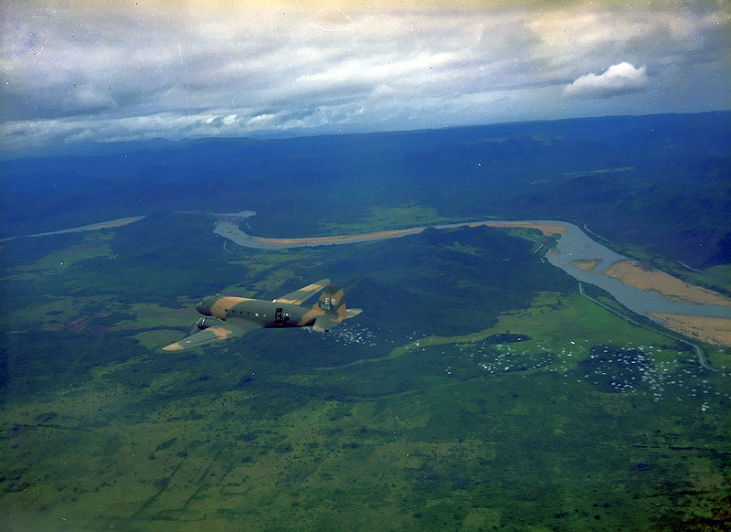Douglas EC-47D Dakota de l'USAF