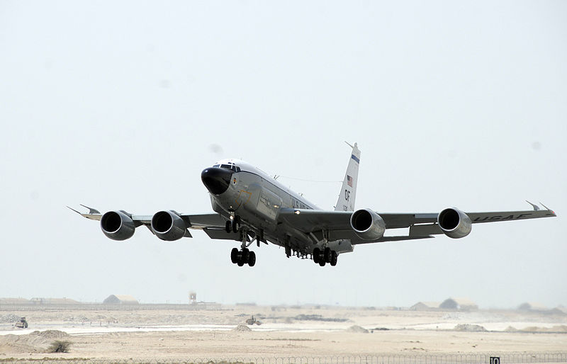Boeing RC-135 Rivet Joint au décollage