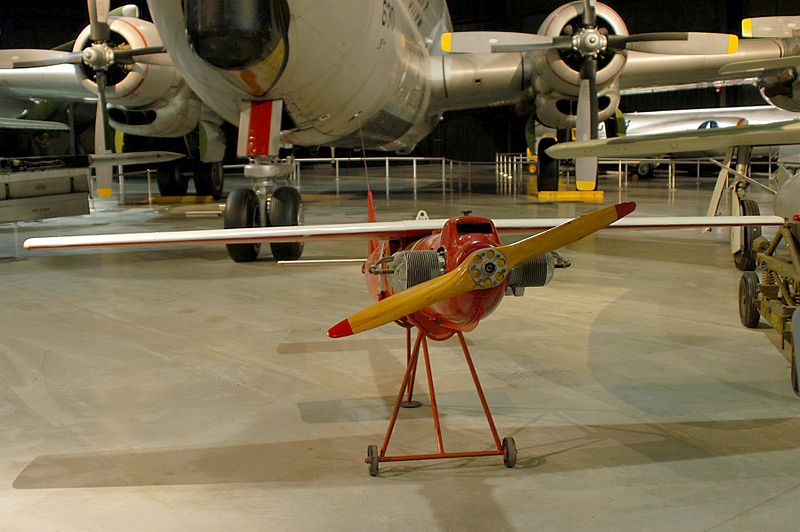 Radioplane MQM-33B (OQ-19D) de l'USAF vu de face