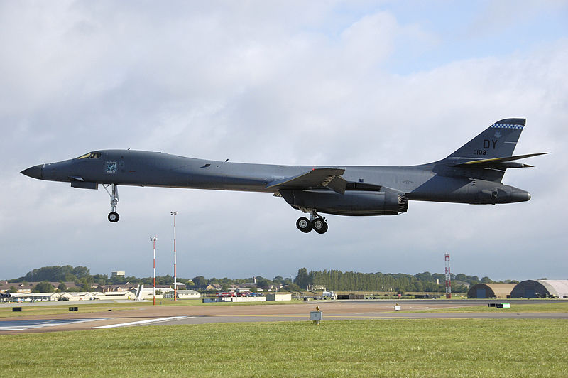 Rockwell B-1B Lancer de l'USAF à l'atterrissage