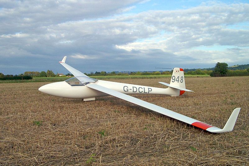 Glasflugel H-201 Libelle civil au sol