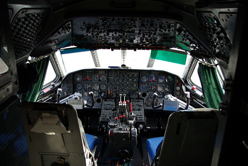 Sud-Aviation SE-210 Caravelle 10B - Cockpit