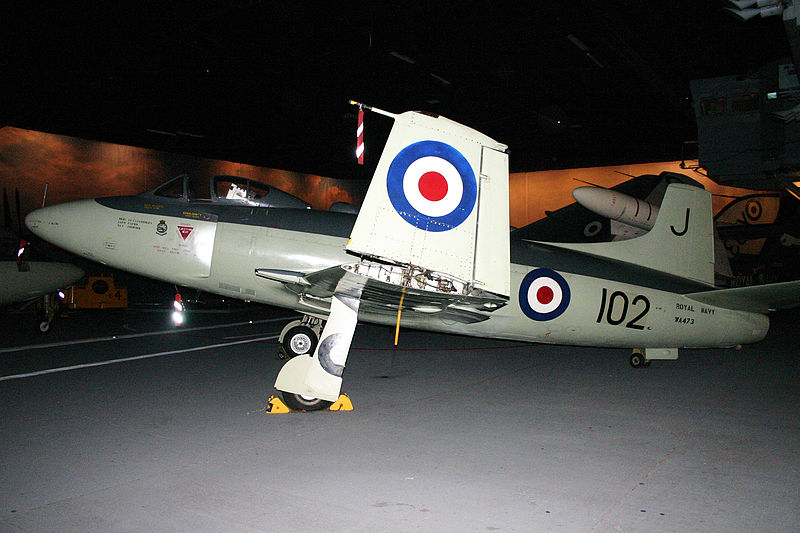 Supermarine Attacker F.1 de la Royal Navy exposé, vu de profil