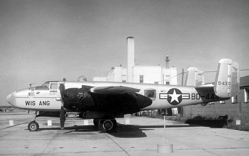 North American B-25 Mitchell (TB-25M) de l'USAF