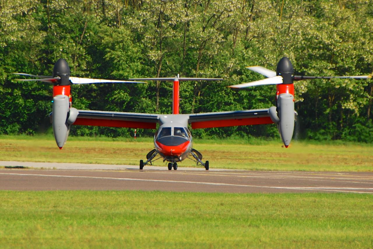 AgustaWestland AW609 - Prototype n°2 au sol vu de front