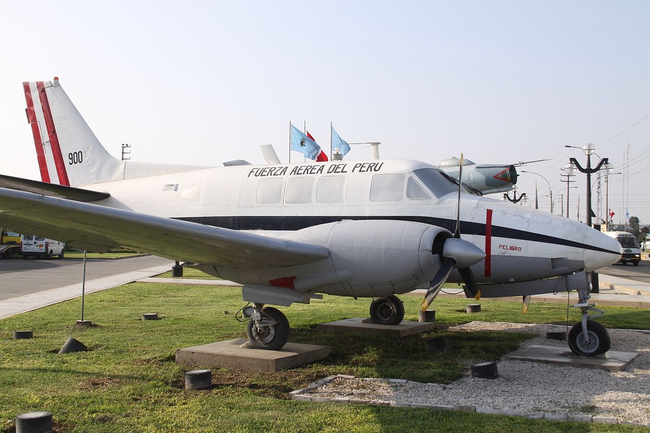 Beech 65-A80 Queen Air péruvien