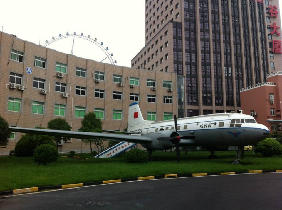 Iliouchine Il-14M Crate chinois par Nico2