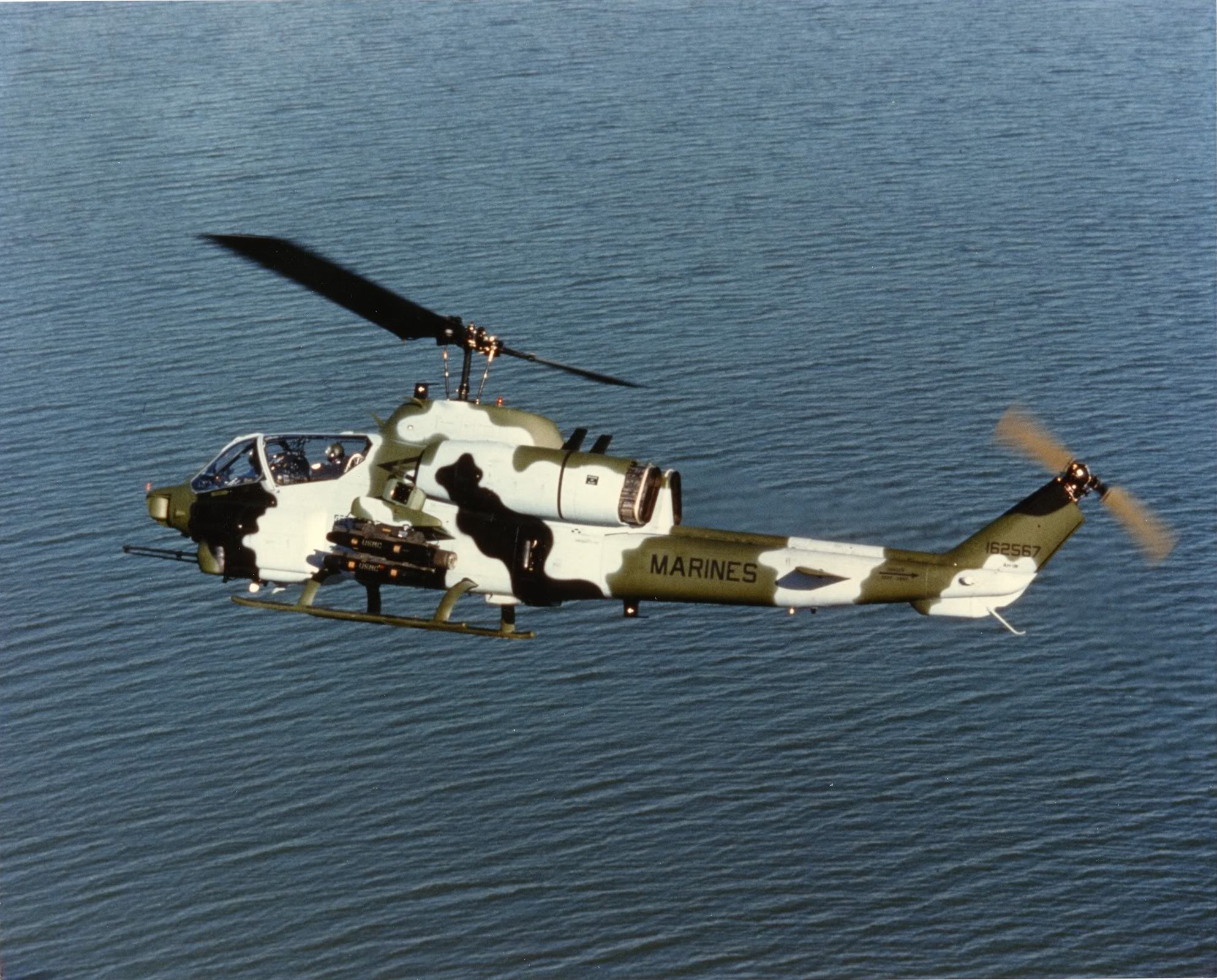 Bell AH-1W Super Cobra de l'USMC en vol
