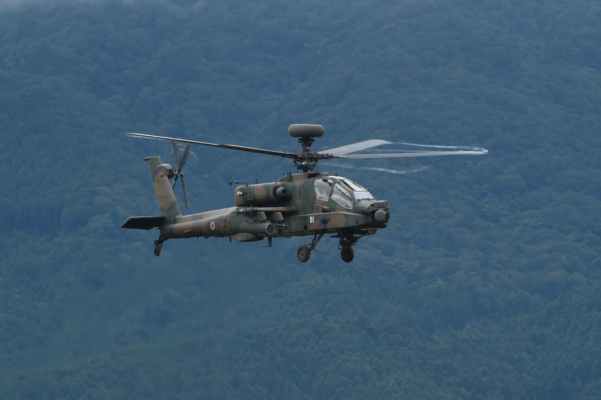Fuji AH-64DJP Apache de l'armée japonaise en vol