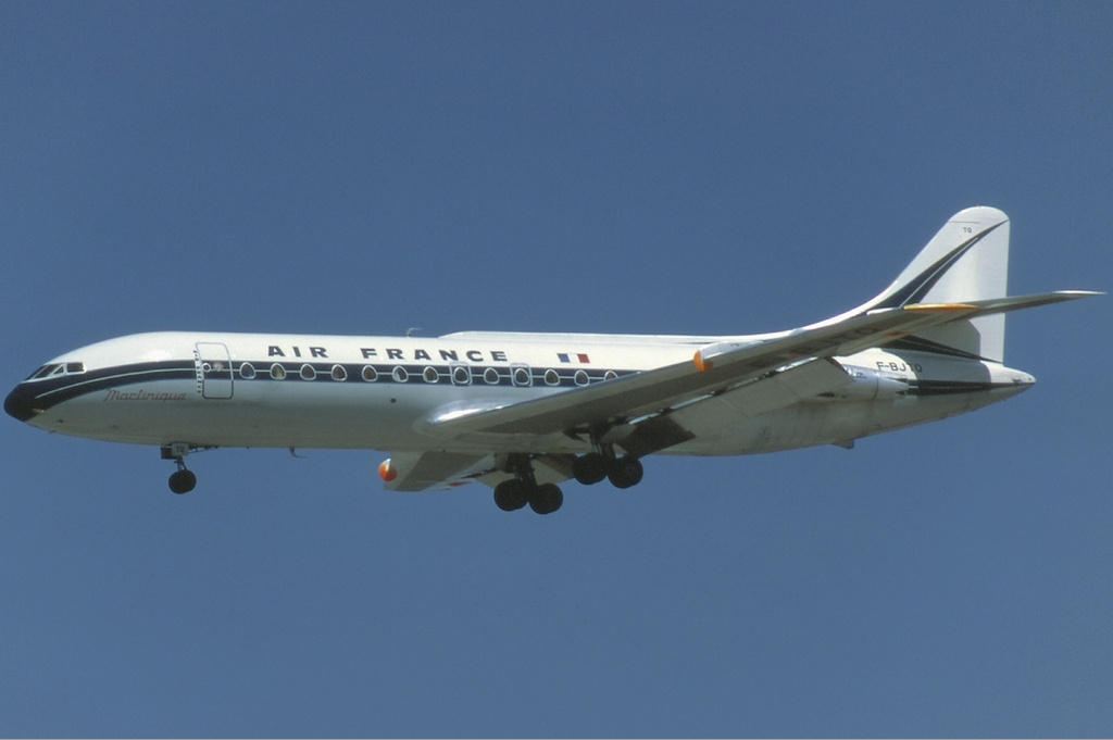 Sud-Est SE-210 Caravelle III d'Air France en vol train sorti
