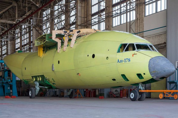 Antonov An-178 en construction