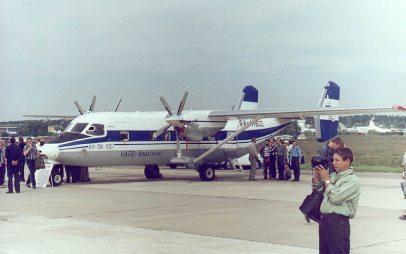 Antonov An-28 Cash (An-38-100) civil au statique