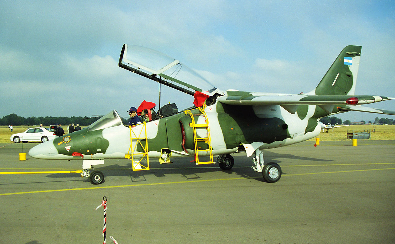 FMA IA-63 Pampa argentin camouflé