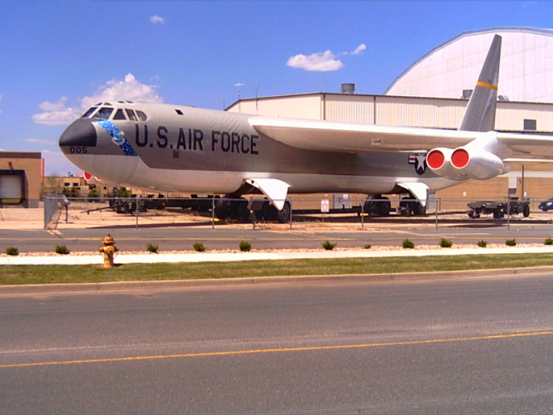 Boeing B-52B Stratofortress de l'USAF exposé