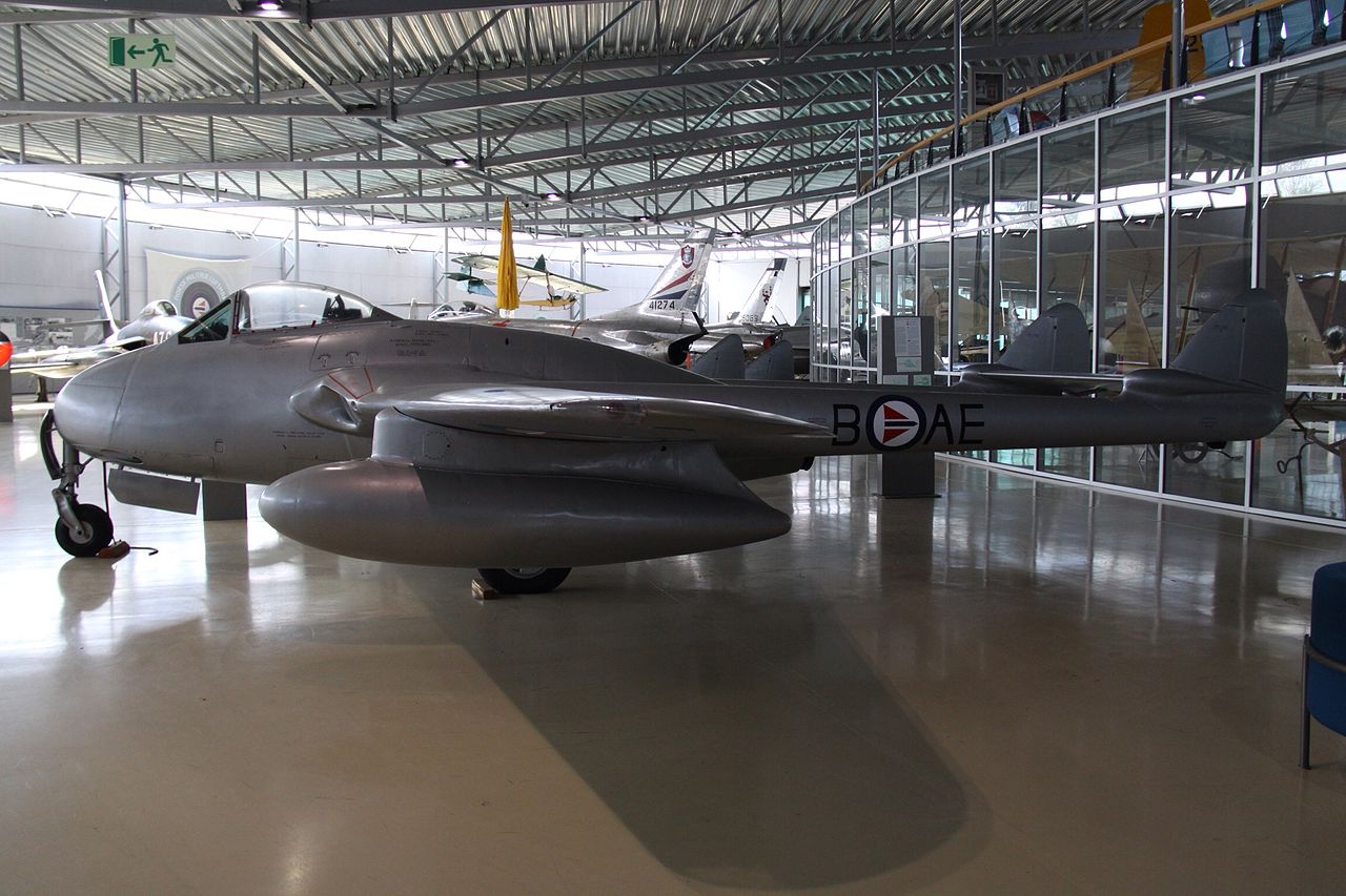 De Havilland DH-100 Vampire F.3 norvégien exposé
