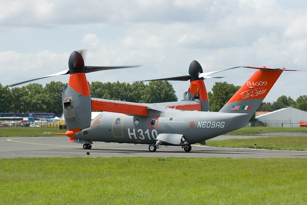 AgustaWestland AW609 - Prototype n°2 au sol vu de l'arrière