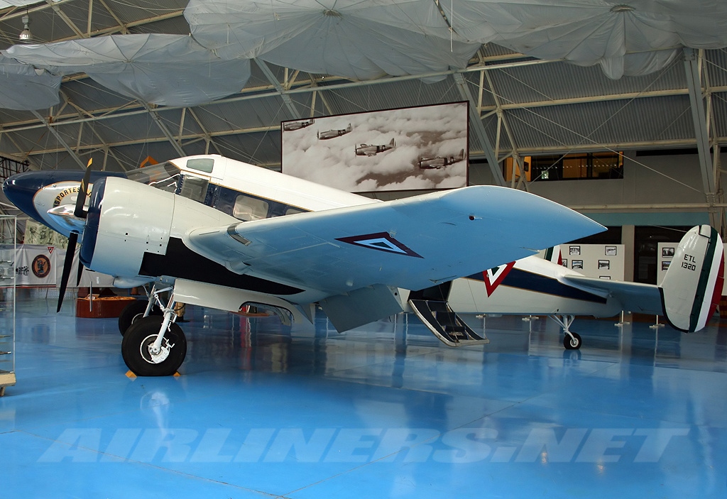 Beech 18 Twin Beech mexicain