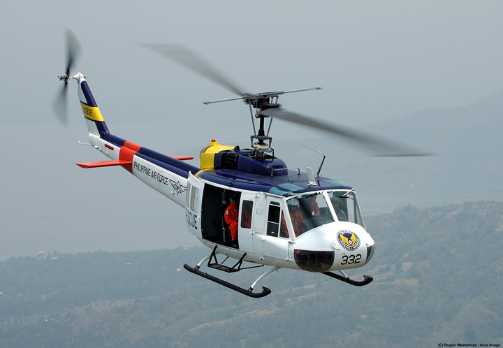 Bell 205A-1 Huey philippin