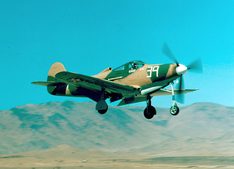 Bell P-39Q Airacobra de collection à l'atterrissage