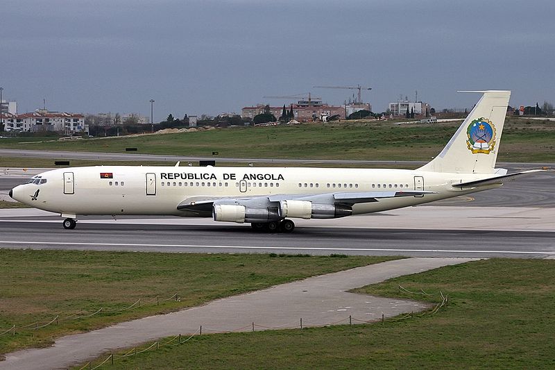 Boeing 707-321B angolais
