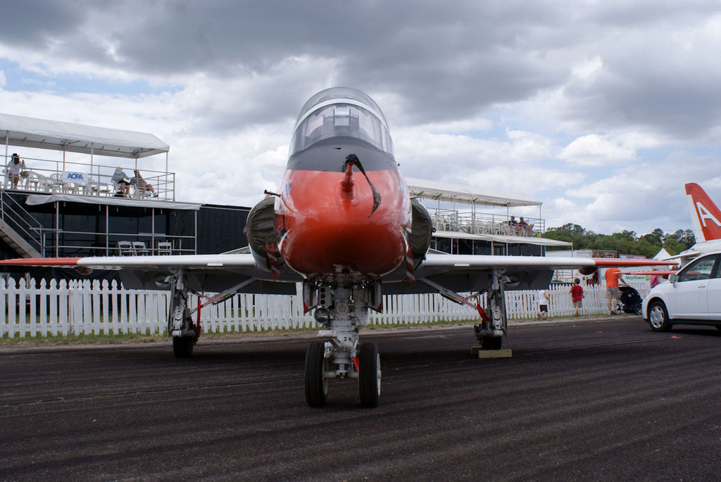 McDonnell Douglas T-45C Goshawk vu de front