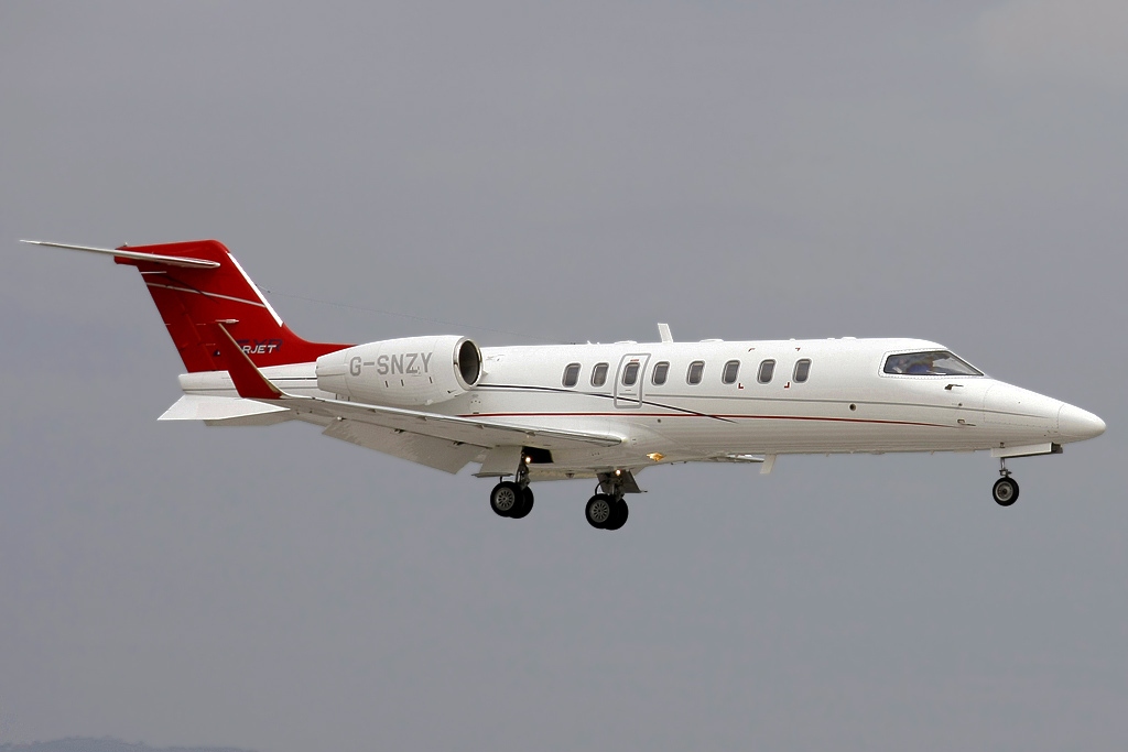 Learjet 45XR en vol train sorti