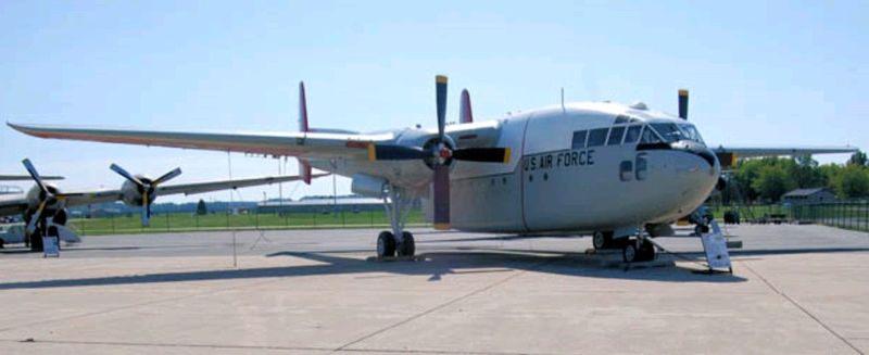 Fairchild C-119G de l'USAF au sol