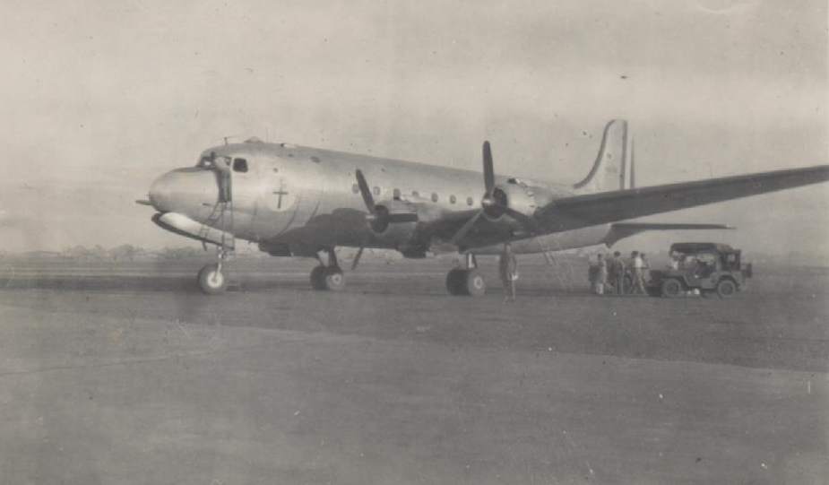 Douglas C-54 Skymaster français par Marc Berton