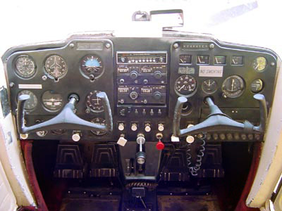 Cessna 150G - Cockpit