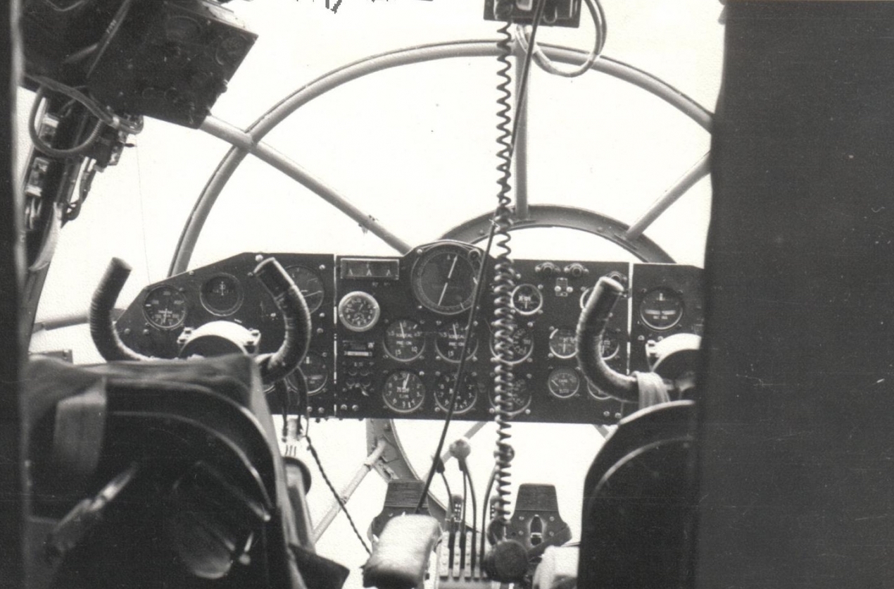 CASA 2.111 - Cockpit